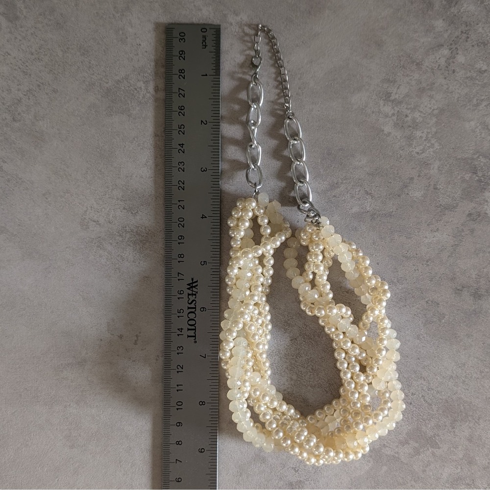 Cream Colored Faux Pearl And Bead Cluster Bib Choker Necklace Coquette Delicate - Picture 3 of 3